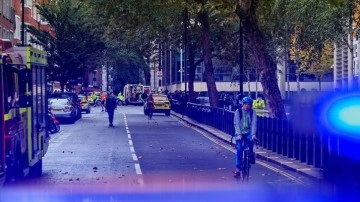 İngiltere'de hastane önündeki araçta meydana mevrut patlamada 1 isim öldü