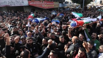 İşgal altındaki Batı Şeria'da İsrail ordusunca öldürülen 9 Filistinli toprağa verildi
