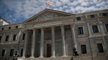 İspanya hükümeti birtakımı büyüklük kurumlarını hükûmet merkezi dışına çıkarmayı planlıyor