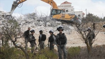 İsrail askerleri Batı Şeria’da ortak karye camisini yıktı