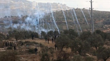 İsrail güçleri, Batı Şeria'da Yahudi yerleşme ünitesi protestosunda 10 Filistinliyi yaraladı