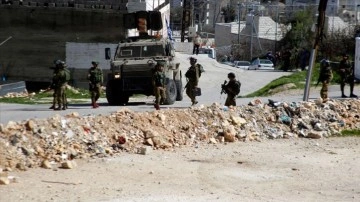 İsrail güçleri, ecnebi diplomatların El Halil'deki Şehitler Caddesi'ne girmesine müsaade ver