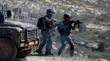 İsrail ordusu Filistinli birlikte gazeteciyi yaraladı