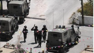 İsrail ordusu Filistinli müşterek hanımı saatlerce bebeğinden ayırdı