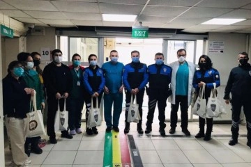 İstanbul Polisi, sağlık çalışanlarının Tıp Bayramı'nı kutladı
