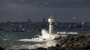 İstanbul Valiliğinden kuvvetli fırtına uyarısı