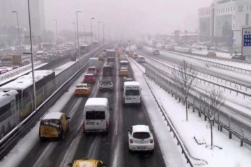 İstanbul’da kar etkisini arttırdı