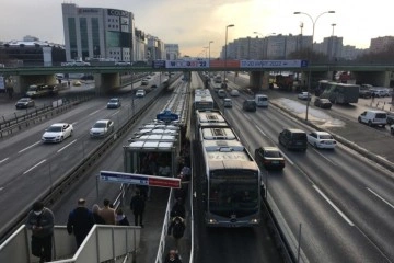 İstanbul’da kar tatilinin ardından trafik yoğunluğu yüzde 50'yi geçti