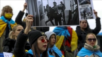 İstanbul'da yaşayan Ukraynalılar Rusya'yı protesto etti