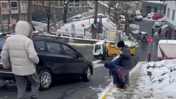 İstanbullular karın olumsuz etkilerini ara sokaklarda yaşıyor