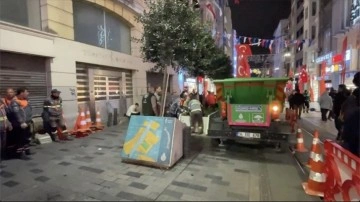 İstiklal Caddesi'ndeki ağaçlar kaldırılıyor