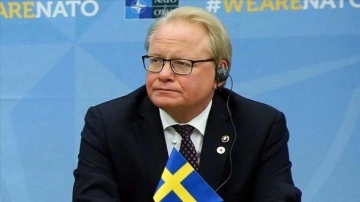 İsveç Savunma Bakanı, görevde olduğu sürece NATO'ya katılmayacaklarını söyledi