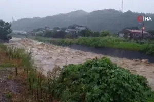Japonya sele teslim: 1.7 milyon kişiye tahliye uyarısı