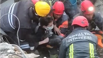 Kahramanmaraş'ta 14 yaşındaki çocuk depremin 86. saatinde kurtarıldı