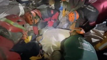 Kahramanmaraş'ta enkaz altında kalan kişi 116 saat sonra kurtarıldı