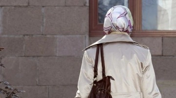 Kanada'da Müslüman öğretmenin işine başörtüsü nedeniyle son verildi