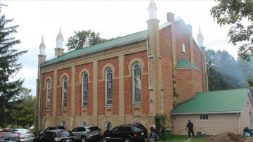 Kanada’daki Uygur Türkleri 148 salname kiliseyi camiye çevirdi