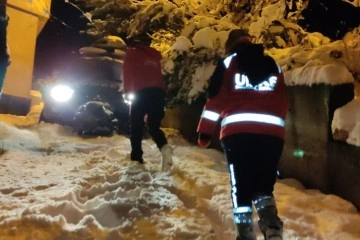 Kar savaşçıları hayat kurtarma nöbetinde