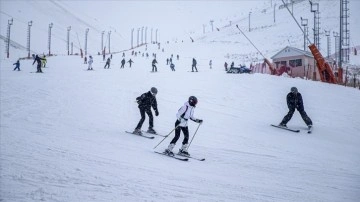 Kara hasret kayak merkezleri "suni kar" ve "kar dondurma" yöntemlerine yöneldi