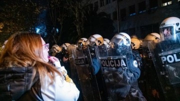 Karadağ'da siyasi krize sebep olan "meclis kararı" karşıtı gösteriler devam ediyor