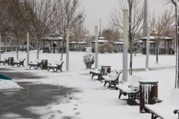 Karaman’da kar yağışı etkili oluyor