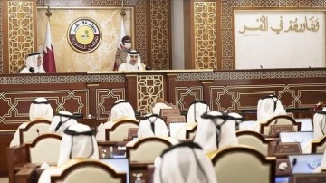 Katar'da geçmiş kat halkın seçtiği milletvekilleri fariza başında