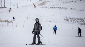 Kayak sezonunu erken açan Palandöken'e 15-20 bin Rus turist gelmesi bekleniyor