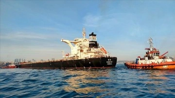 KEGM, İstanbul Boğazı'nda arıza yapan Liberya bayraklı geminin kurtarılma görüntülerini paylaşt