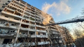 Kiev’deki saldırılarda bir apartmana daha top mermisi isabet etti: 2 ölü