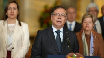 Kolombiya'da Cumhurbaşkanı Petro'nun kabinesinden 3 bakan görevlerinden ayrıldı