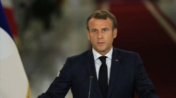 Macron'un emektar yaklaşan korumasına nice suçtan 3 sene delik cezası verildi