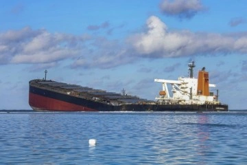 Mauritius'ta çevre felaketine neden olan geminin kaptanına 20 ay hapis cezası