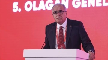 Mehmet Akif Üstündağ baştan Voleybol Federasyonu Başkanlığı'na seçildi