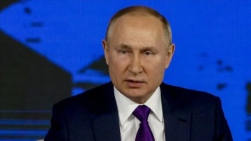 Putin, Rusya vatandaşlarının Rusya dışındaki banka hesaplarına döviz yatırmalarını yasakladı