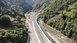 Rize'nin ulaşım standardı yeni yol ve tünellerle yükseliyor