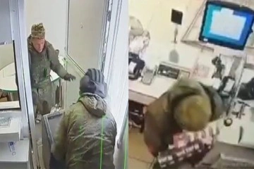 Rus askerleri Ukrayna'da marketi ve döviz bürosunu yağmaladı