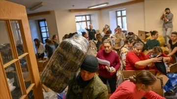 Rusya'daki Türk ve Rus vatandaşlar, depremzedelere yardım için seferber oldu