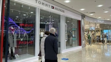 Rusya'nın başkenti Moskova'da bazı uluslararası mağazalar kepenklerini indirdi