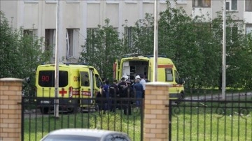 Rusya'nın İjevsk kentinde okula düzenlenen silahlı saldırıda 6 kişi öldü