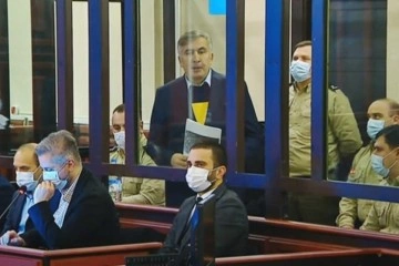 Saakaşvili devlet sınırından yasa dışı geçiş suçlamasıyla hakim karşısında