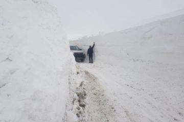 Siirt'te kar kalınlığı 5 metreyi aştı