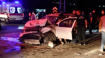 Sivas'ta iki aracın karıştığı kazada 1 kişi öldü, 9 kişi yaralandı