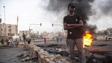 Sudan'da çıplak idare yanlılarının gösterileri dolayısıyla Hartum Havalimanı kapatıldı
