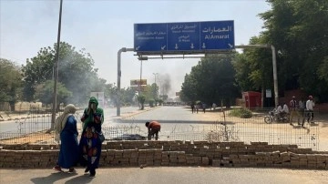 Sudan'da üç aykırı önder gözaltına alındı