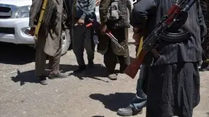 Taliban Afganistan'da başkent Kabil'in kenar mahallelerine girdi