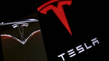 Tesla hisseleri, Musk'ın Twitter yöneticiliğini bırakmasının istenmesinin ardından yükseldi