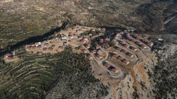 TOKİ, Antalya'daki orman yangını sonrası yeni bir köy inşa etti