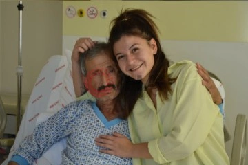 Torunundan alınan karaciğer nakledilen 71 yaşındaki dede, gözyaşlarını tutamadı