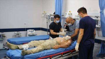 TSK Trablus'taki dört dörtlük kuvvetli hastanede Libyalı asayiş personeline keyif hizmeti veriyor
