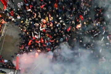 Tunus'ta binlerce göstericinin katılımıyla hükümet karşıtı protesto